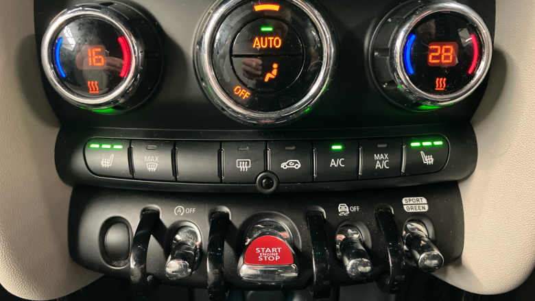 MINI Hatchback 1.5 Cooper Exclusive 3dr Auto Petrol Hatchback